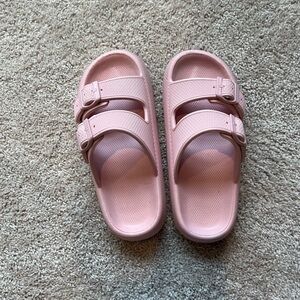 Cloud Slides- light pink.
